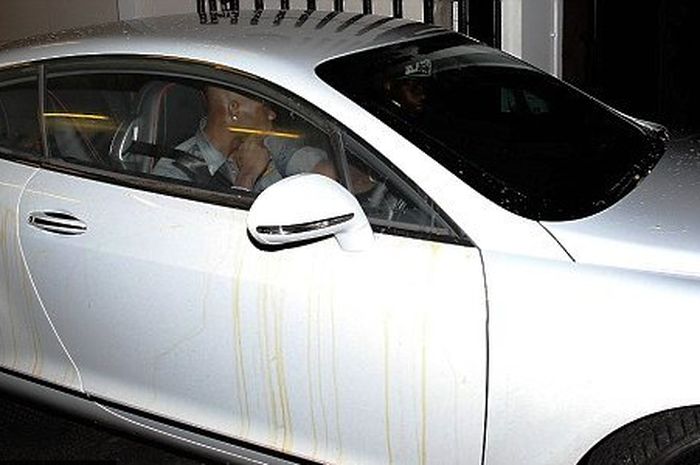 860+ Gambar Mobil Mewah Parkir HD