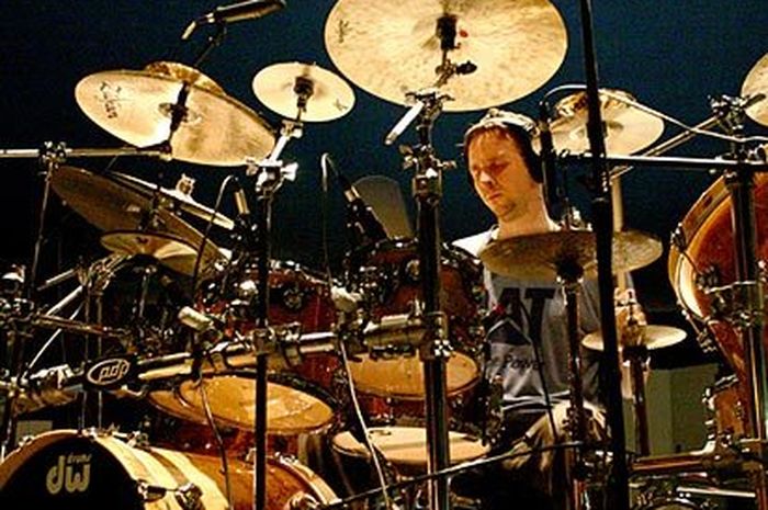 Benarkah Dia Drummer Baru Dream Theater? Hai