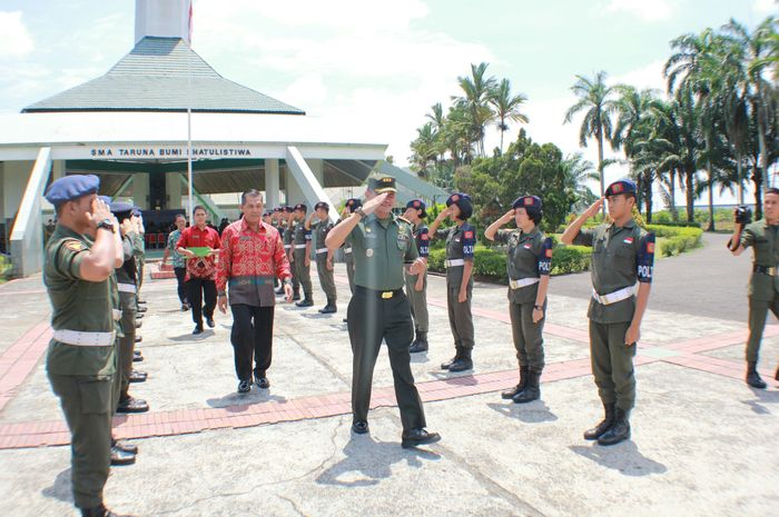 Belajar Jadi Orang Besar dari Tokoh Daerah - Hai