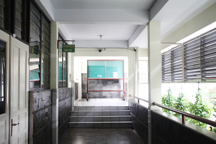 3 TEMPAT YANG KATANYA HOROR DI SMA SANG TIMUR - Hai