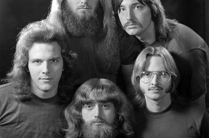 10 Foto Gaya Rambut Unik Cowok Era 70 an Hai 10 Foto Gaya Rambut Unik Cowok Era 70 an Hai