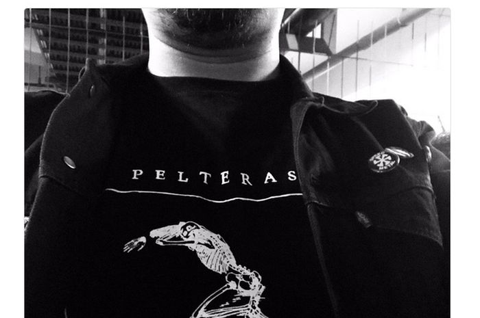 Selain Hari Batik Nasional 2 Oktober Ternyata Juga Hari T Shirt Band Lho Besok Juga Masih Hari T Shirt Band Hai