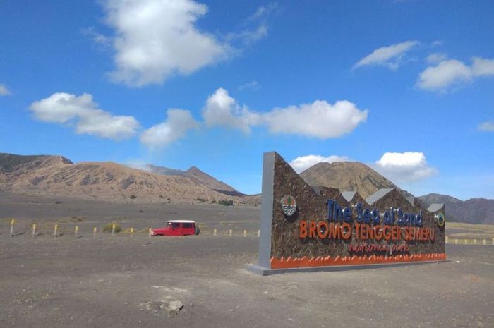 Netizen Protes Tugu Besar Di Kawasan Taman Nasional Bromo