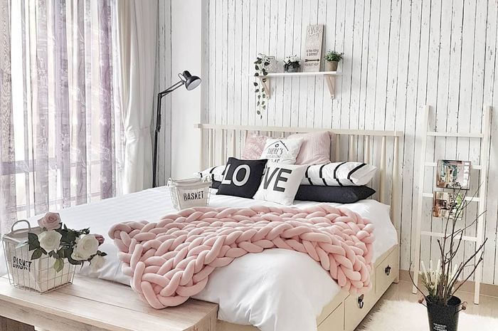 Simple Walk In Closet Di Kamar Tidur Rustic Skandinavia Ala Rumah Santai Idea