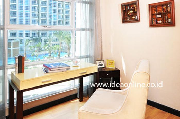 Ruang Baca Nyaman Diterangi Cahaya  Alami  iDEA