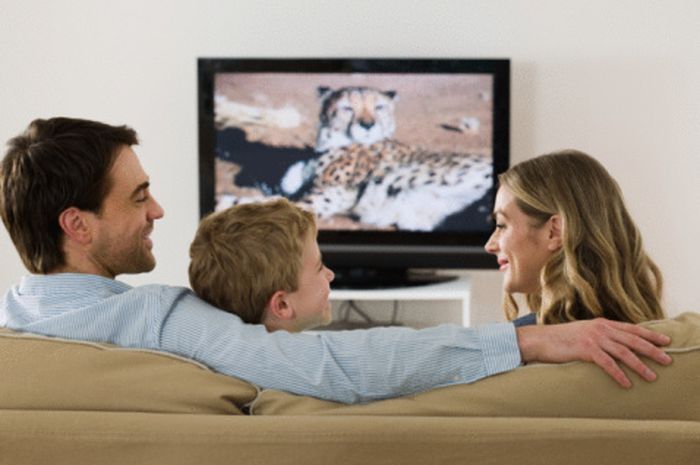 Ini Cara Orangtua Mendampingi Anak Menonton Tv Semua Halaman Intisari