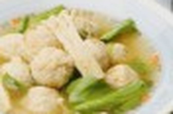 Sup Segar Bakso Salmon Intisari