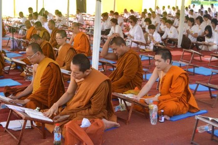 Hari Besar Buddha Umat Budha di Indonesia