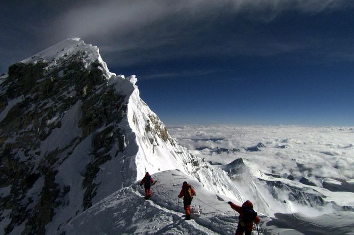 60 Tahun Jejak Hillary di Everest - Intisari