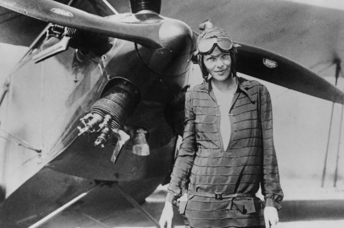 https://asset-a.grid.id/crop/0x0:0x0/700x465/photo/intisarifoto/original/30247_jawaban-atas-misteri-lenyapnya-amelia-earhart-pilot-legendaris-yang-hilang-77-tahun-lalu.jpg