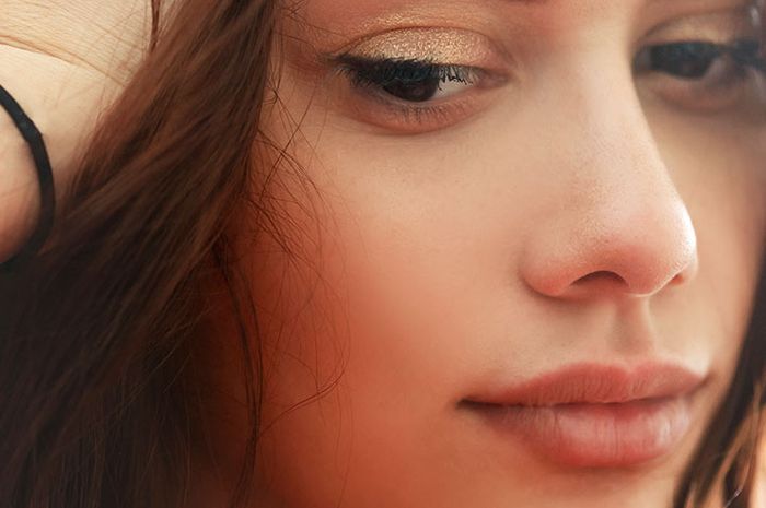 Timun dan 3 Bahan Alami Ini Ampuh Mengubah Bibir yang Gelap Menjadi