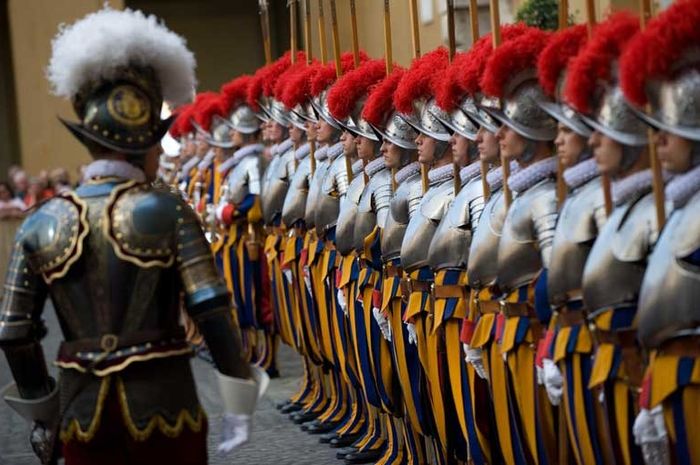 Swiss Guard, Pasukan Pengawal Paus yang Mirip Gurkha Tapi Bersenjata dan Lebih Mengerikan - Intisari