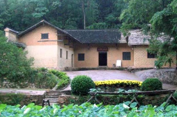 Шаошань музей пижама. Дом мао цзэдуна. Шаошань музей пижама мао. Шаошань. Дом мао цзэдуна.