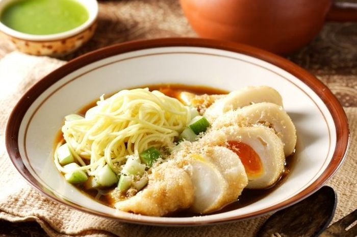 Pempek Kapal Selam (Fish Cake with Egg Filling)