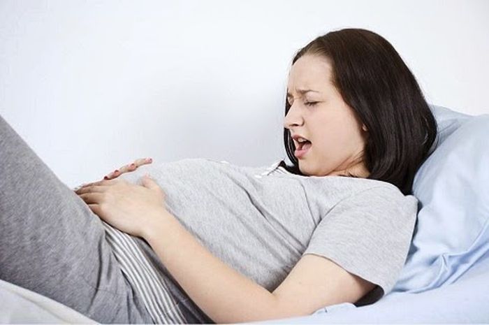 Cara Mengatasi Perut Keras Saat Hamil