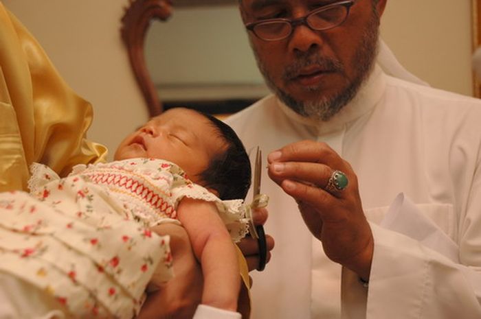 Mama Tolong Cukur Rambut  Bayi  7 Hari Setelah Lahir  Ini 