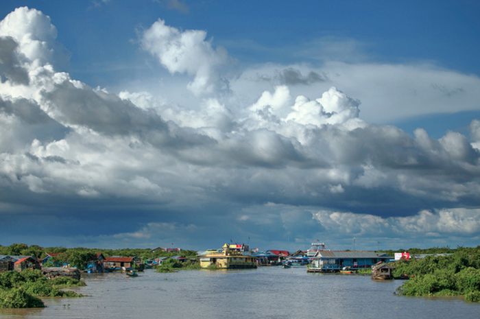 Dwi Rupa Danau Raksasa National Geographic