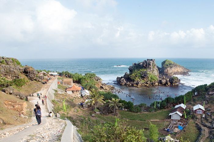 Pantai Baru Di Yogyakarta Indahnya Pasir Putih Dan Serunya