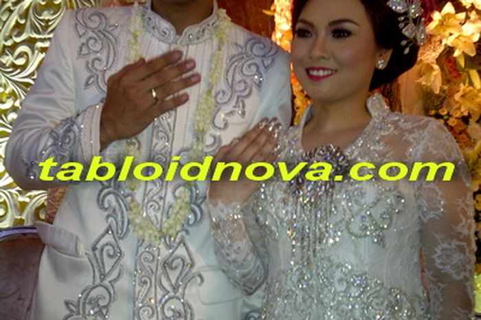 Eza Yayang Boyong Istri ke Rumah Baru Nova