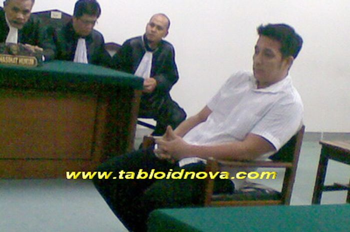 Ibra Azhari saat di pengadilan menghadapi tuntutan tersandung kasus narkoba, 30 Desember 2010.
