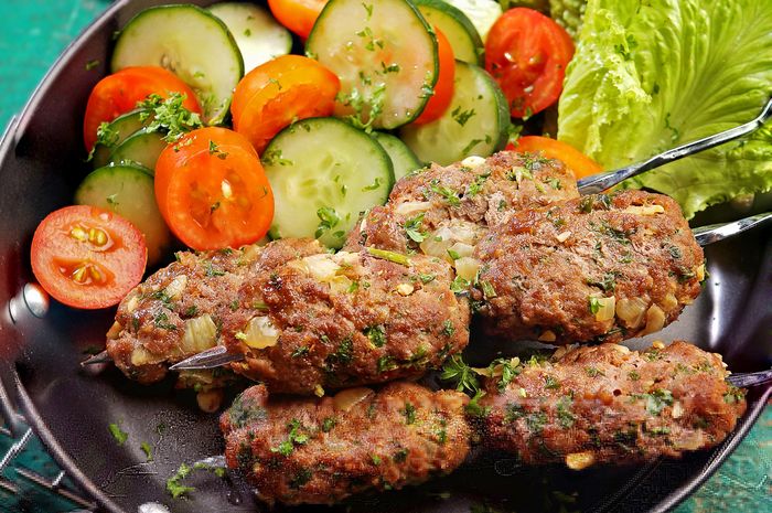Nikmatnya Kafta Kabob Olahan Daging Sapi Cincang Ala Timur