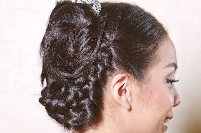 Model Sanggul Kepang Bingkai Untuk Pesta Malam Nova Model Sanggul Kepang Bingkai Untuk Pesta Malam Nova