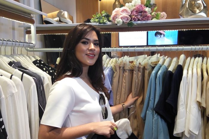 Бизнес-лайн женская одежда. Оп арт в одежде. Business line одежда. Мелисса 2021-7. Бизнес лайн одежда интернет магазин.