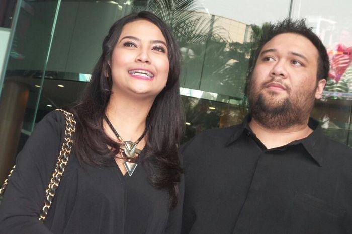 Ucapan Dewi Perssik Ini Pertegas Hubungan Vanessa Angel dan Didi