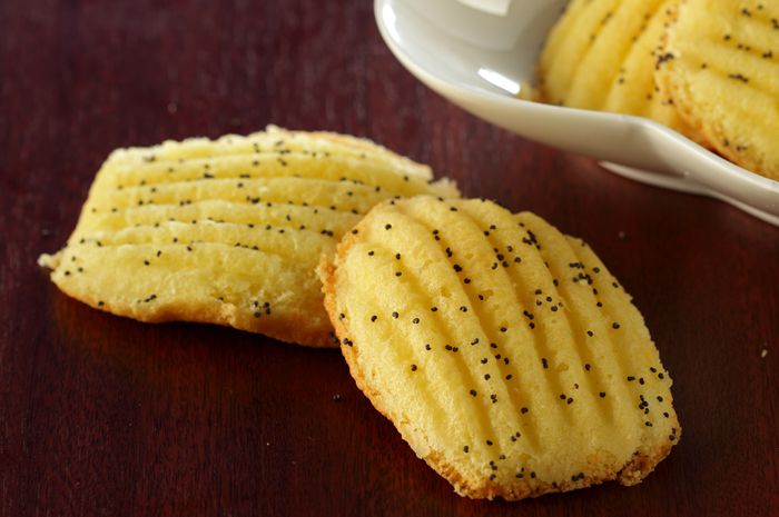 Madeleine Cake