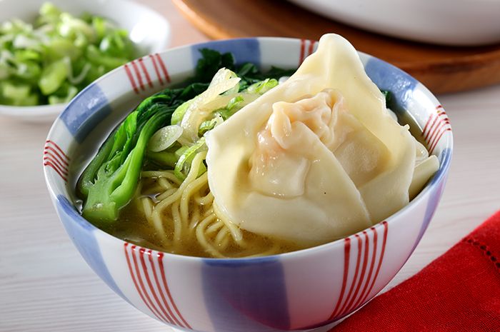 Hidangan noodle wonton soup.