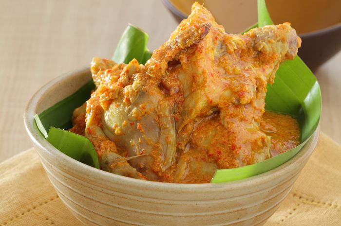 2 Langkah Mudah Membuat Kalio Ayam, Si Kuah Jingga Gurih 