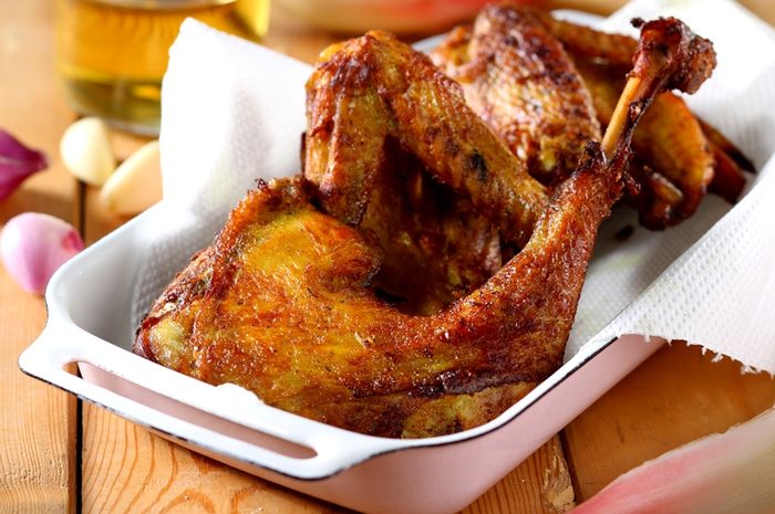Resep Ayam Goreng Kuning Tabur Kelapa Yang Super Gurih Nan