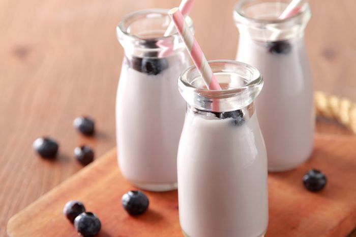 Resep Minuman Yoghurt Jelly : Bisa Jadi Ide Menu Takjil Nih Cobain Segarnya Korean Strawberry Milk Jelly Resep Kekinian, Membuat minuman enak dan sehat tidak begitu sulit untuk dibuat, lho!