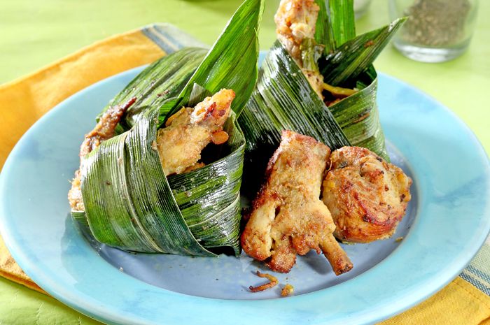 Ayam Goreng Pandan Pedas Ini Ampuh Bikin Keluarga Semangat 