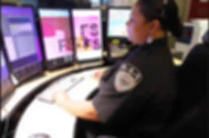 Sebagai operator panggilan darurat 911, banya panggilan yang mengerikan yang pernah diterima petugas.