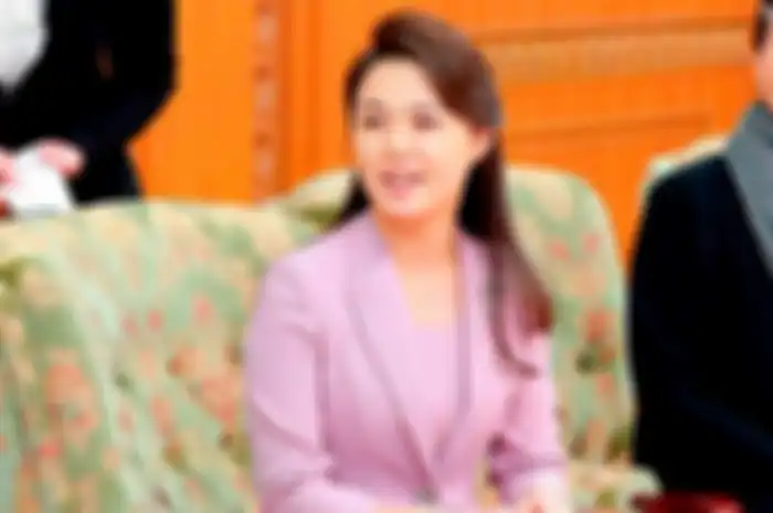 Ri Sol Ju, istri diktator Korea Utara Kim Jong-Un, membuat dunia begitu penasaran akan sosoknya yang misterius.
