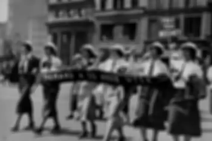 Tanggal 1 Mei yang dikenal sebagai Hari Buruh dan secara internasional disebut sebagai May Day selalu diperingati dengan unjuk rasa. Kalau mayday?