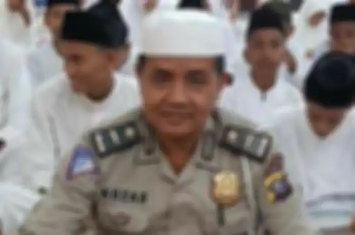 Kesatuan Polisi Indonesia (Polri) kembali berduka. Seorang personelnya, Ipda Auzar dari Polda Riau menjadi korban tewas akibat serangan terduga teroris pagi tadi, Rabu (16/5/2018).