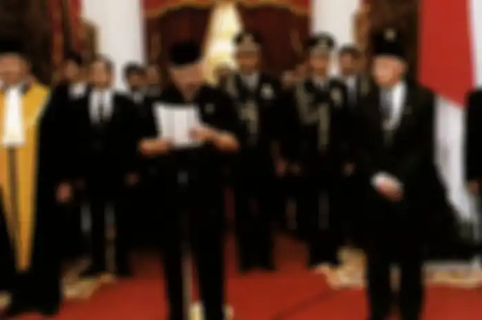Setelah 32 tahun berkuasa, Soeharto menyatakan berhenti dari jabatannya sebagai Presiden Republik Indonesia pada 21 Mei 1998 silam.