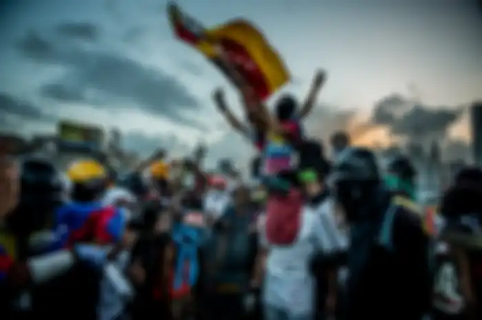 Guna mencari kesepakatan kerja sama meningkatkan ekonomi negaranya yang sedang ambruk, Presiden Venezueal Nicolas Maduro berangkat ke China.