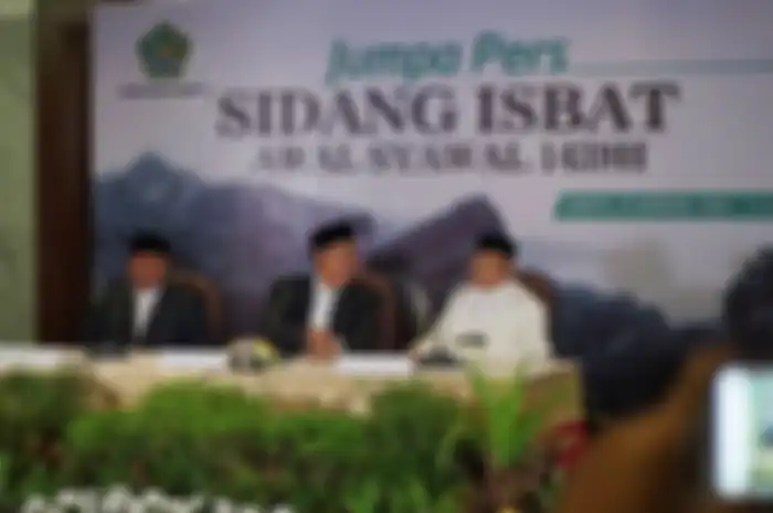 Penetapan ini berdasarkan Sidang Isbat yang dipimpin Menteri Agama Lukman Hakim Saifuddin di Kementerian Agama, Jakarta Pusat, Kamis (14/6/2017).