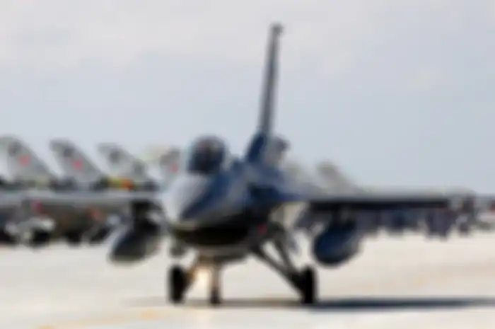 Meningkatnya ketegangan antara China dan Taiwan membuat Taiwan mengambil langkah pembelian jet F-16 Viper.