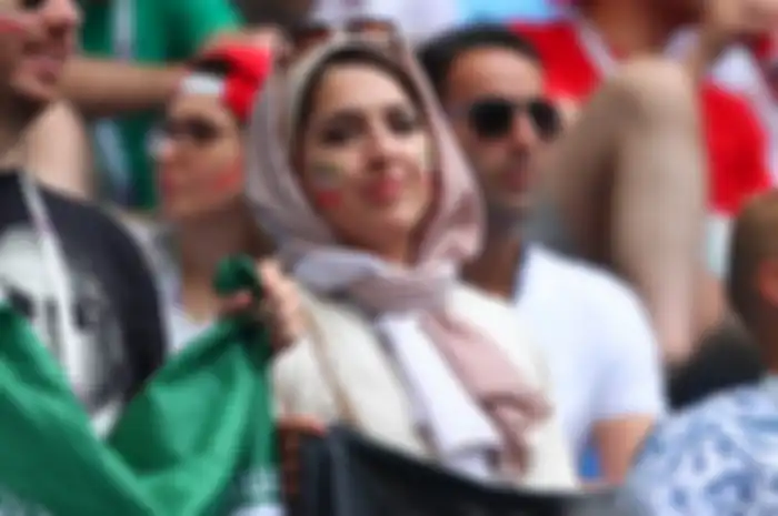 Inilah kumpulan foto-foto wanita cantik yang menjadi suporter Iran, mereka telah memperoleh kebebasannya setelah 37 tahun.