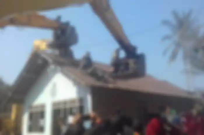 Sumiyo mengaku tidak akan menerima apa pun tawaran pemerintah untuk menyerahkan tanah dan rumahnya menjadi lahan bandara.