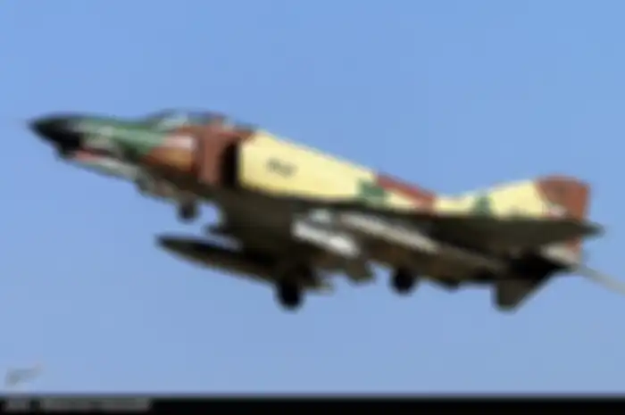 Tidak hanya upgrade pada bagian mesin, jet tempur Phantom juga dimodifikasi fungsi persenjataannya sehingga bisa dipasangi rudal buatan China.