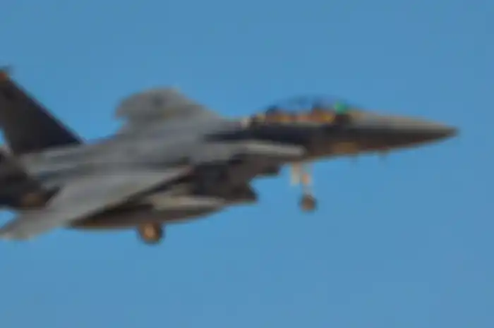 F-15 adalah pesawat yang tangguh. Versi awal didukung oleh dua mesin turbofan Pratt & Whitney F100-PW-100 afterburning.