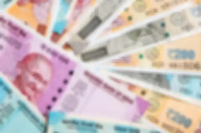 Seperti rupiah Indonesia atau lira Turki, rupee India pun mengalami kemerosotan nilai pada tahun 2018 ini.
