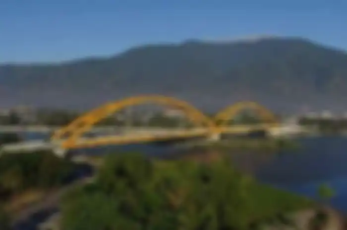 Nama lainnya adalah Jembatan Palu IV. Jembatan ini diresmikan pada Mei 2006 oleh mantan Presiden Susilo Bambang Yudhoyono.