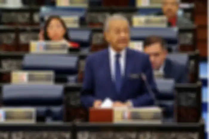 Mahathir Mohamad menjadi Perdana Menteri Malaysia di usia 93 tahun pada 9 Mei 2018 dan menjadikanna pemimpin tertua di ASEAN.