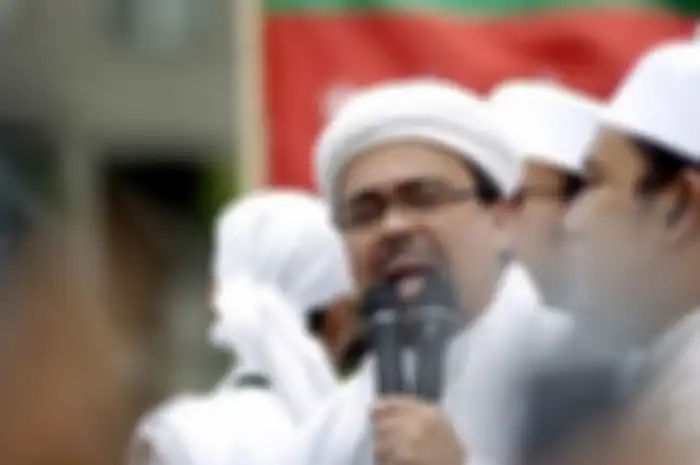 Menurut Ronny, pemerintah, khususnya Dirjen Imigrasi tak pernah mengeluarkan larangan kepada Rizieq Shihab untuk kembali ke Indonesia.
